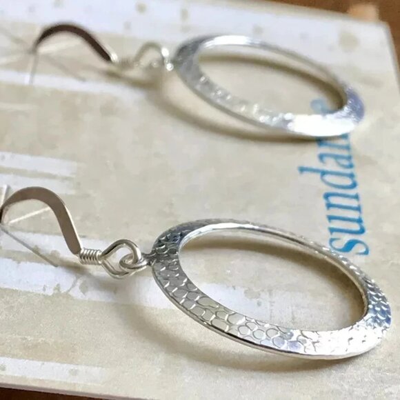Sundance NEW $68 Silver Hoop Patterned 1-1/2" Lightweight Dangle Earrings Simple - Picture 9 of 9